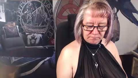 Snapshot of kleiner_teufel chatting on 10.02.25 Michelle online show from 10.02.25