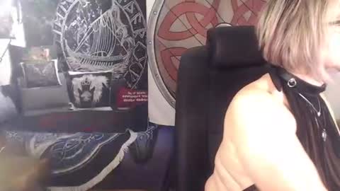 Snapshot of kleiner_teufel chatting on 10.27.25 Michelle online show from 10.27.25