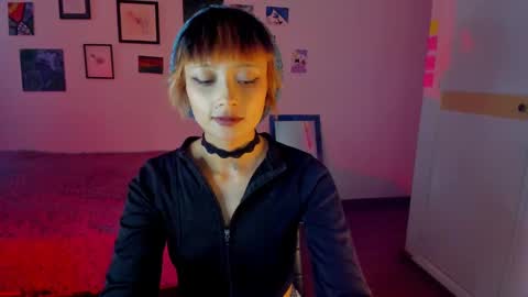 Snapshot of kleo_o chatting on 09.12.25 Kleo online show from 09.12.25