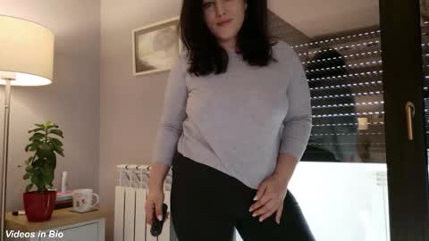 Snapshot of kleospassion chatting on 11.06.25 Kleospassion online show from 11.06.25