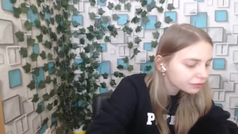 klerkarina online show from 02.19.25