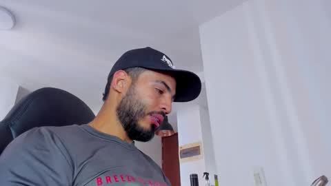 Snapshot of klinsmannwalton chatting on 11.05.25 klinsmannwalton online show from 11.05.25