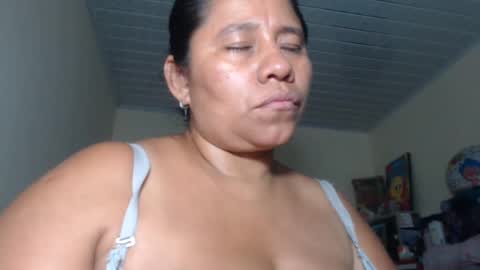 Snapshot of kloe_boobs chatting on 10.06.25 Kloe online show from 10.06.25