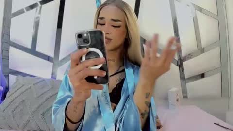 Snapshot of kloe_hh chatting on 02.15.26 Kloe online show from 02.15.26