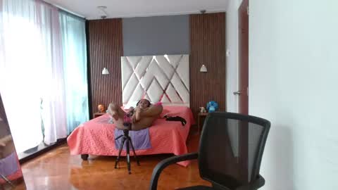 Snapshot of kloe_rousse01 chatting on 05.19.26 online show from 05.19.26