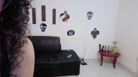 Kloe  online show from 10.15.25