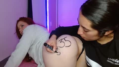 Snapshot of klohe_and_samantha chatting on 10.12.25 klohe and samantha online show from 10.12.25