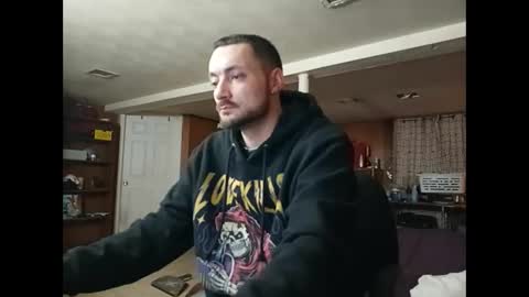 LOUiViLAN online show from 01.08.25