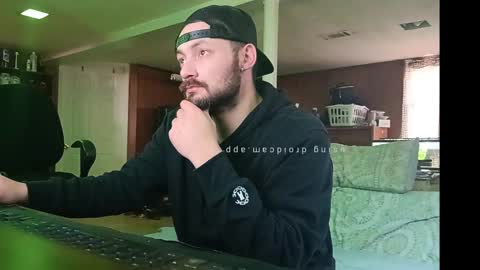 LOUiViLAN online show from 02.25.25