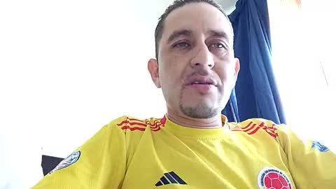 Snapshot of kmilo273079 chatting on 11.09.25 juan online show from 11.09.25