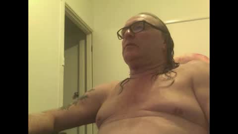 Snapshot of knobout chatting on 10.16.25 knobout online show from 10.16.25