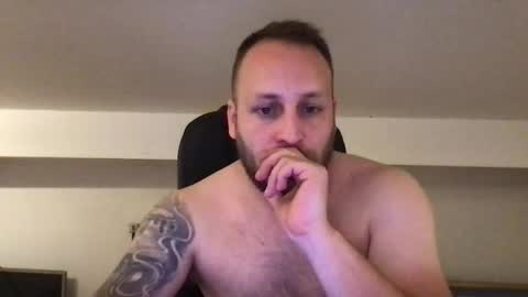 Snapshot of kobasic chatting on 10.05.25 hugo online show from 10.05.25