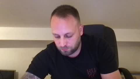 Snapshot of kobasic chatting on 10.13.25 hugo online show from 10.13.25