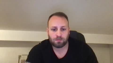 Snapshot of kobasic chatting on 10.19.25 hugo online show from 10.19.25