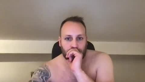 Snapshot of kobasic chatting on 11.05.25 hugo online show from 11.05.25