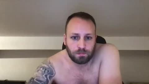 Snapshot of kobasic chatting on 11.06.25 hugo online show from 11.06.25