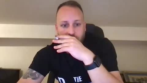 Snapshot of kobasic chatting on 11.09.25 hugo online show from 11.09.25