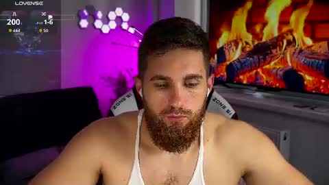 Snapshot of kochka25 chatting on 06.19.26 Sweet boy online show from 06.19.26