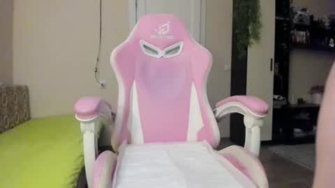 Laura online show from 03.27.26