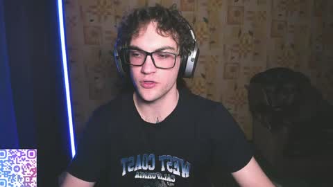 Snapshot of kolyakayne chatting on 04.19.26 Kolya Kayne online show from 04.19.26