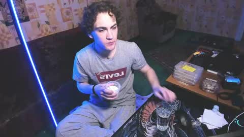 Snapshot of kolyakayne chatting on 04.21.26 Kolya Kayne online show from 04.21.26
