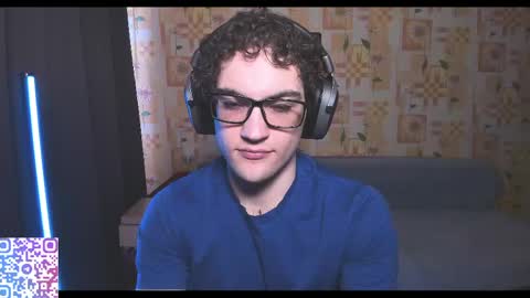 Snapshot of kolyakayne chatting on 04.22.26 Kolya Kayne online show from 04.22.26