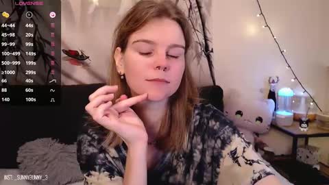 Snapshot of komorebbi chatting on 12.08.24 Marta online show from 12.08.24