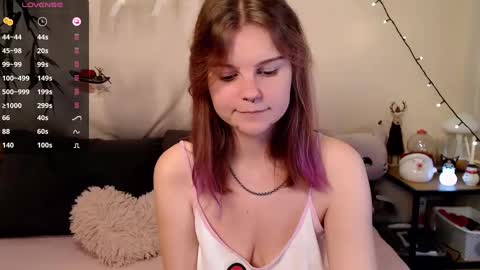 Snapshot of komorebbi chatting on 01.03.25 Marta online show from 01.03.25