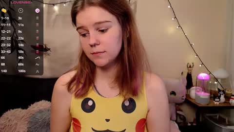 Snapshot of komorebbi chatting on 01.07.25 Marta online show from 01.07.25