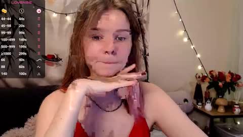 Snapshot of komorebbi chatting on 01.16.25 Marta online show from 01.16.25