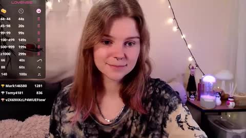 Snapshot of komorebbi chatting on 01.19.25 Marta online show from 01.19.25