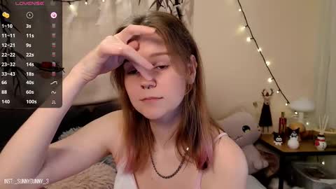 Snapshot of komorebbi chatting on 01.25.25 Marta online show from 01.25.25