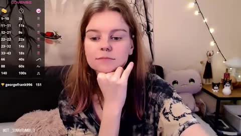 Snapshot of komorebbi chatting on 01.28.25 Marta online show from 01.28.25