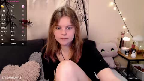 Snapshot of komorebbi chatting on 01.28.25 Marta online show from 01.28.25