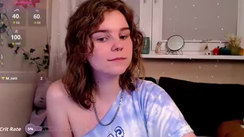 Snapshot of komorebbi chatting on 10.25.25 Marta online show from 10.25.25