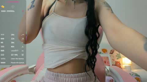 Snapshot of komydoll chatting on 11.09.25 kamydoll online show from 11.09.25