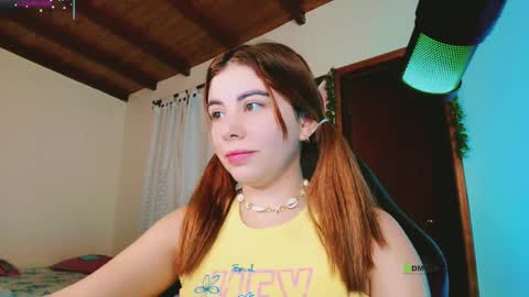 YINI online show from 10.11.25