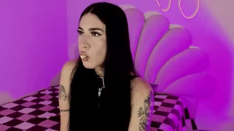 Snapshot of korolovaa chatting on 05.28.26 korolova online show from 05.28.26