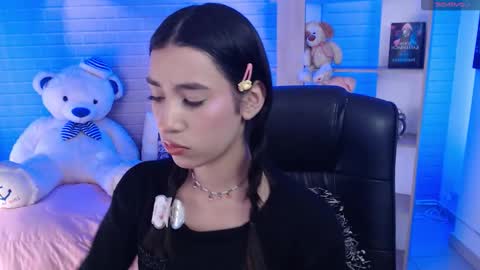 Snapshot of koyuki_san chatting on 10.29.25 Elizabeth online show from 10.29.25