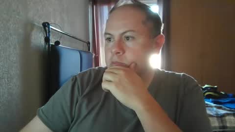 Snapshot of kp_101 chatting on 12.15.24 kp_101 online show from 12.15.24