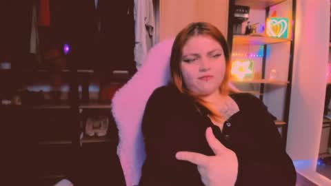 Khloe online show from 04.11.26