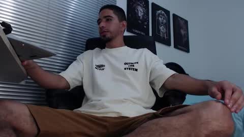 Snapshot of kratoswolf chatting on 02.20.26 kratoswolf online show from 02.20.26