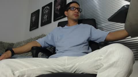 Snapshot of kratoswolf chatting on 07.16.26 kratoswolf online show from 07.16.26