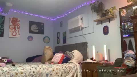 kreamyk420 online show from 12.23.25