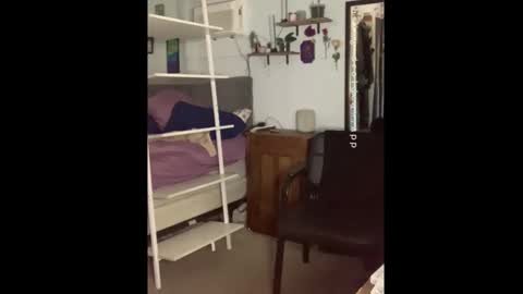 Snapshot of kreamyk420 chatting on 03.17.26 kreamyk420 online show from 03.17.26