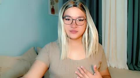 Snapshot of krezikeed chatting on 03.27.26 krezikeed online show from 03.27.26