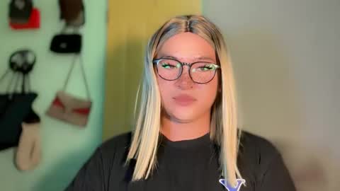 Snapshot of krezikeed chatting on 05.19.26 krezikeed online show from 05.19.26