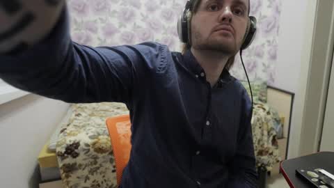 Snapshot of krismojo chatting on 01.10.25 Krismojo online show from 01.10.25