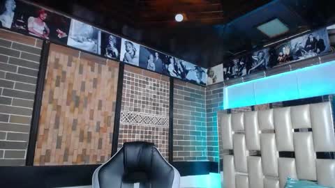 Snapshot of kriss_sweetboobs chatting on 09.30.25 kriss_sweetboobs online show from 09.30.25