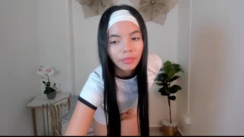 Krisstine  online show from 03.12.25